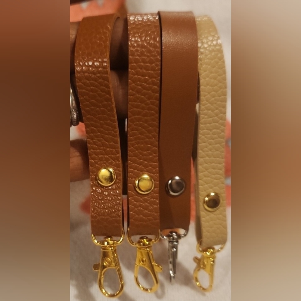 4/$20 Leather Keychain. 4 Sets.